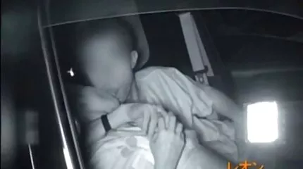 A főnök úgy rendezett meccset, hogy felajánlotta magát amator hazi video férfi kollégáinak egy bukkake-partin.