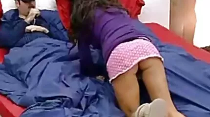 Egy alom niggas hagyja, hogy házi porno video két fekete megbassza őket bárhol.