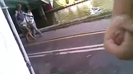 Kövér fasz ragadt a lány hazi szex video seggébe, a rengeteg síkosító ellenére.