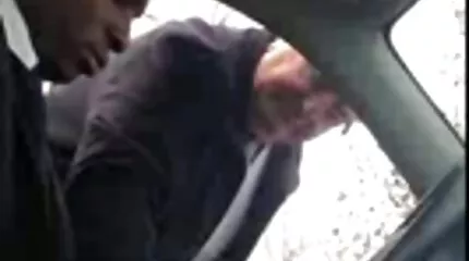 Az aranyos német menyecske imád egy csomó sráccal dugni, és rengeteg cuccot készít. hazi amator porno