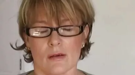 A barna nő annyira ellene fordult hazi pornok a férfival a szexuális castingon, hogy a férfi kikészítette a spermával teli punciját.