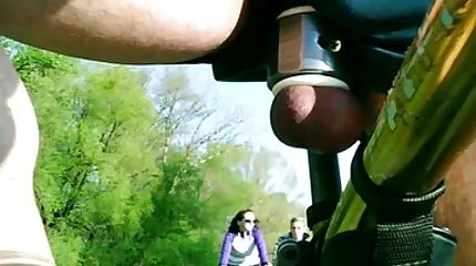 Hat srác kakassal etetett házi sex videó meg egy vörös hajú férfit, és megtöltötte az arcát spermával.